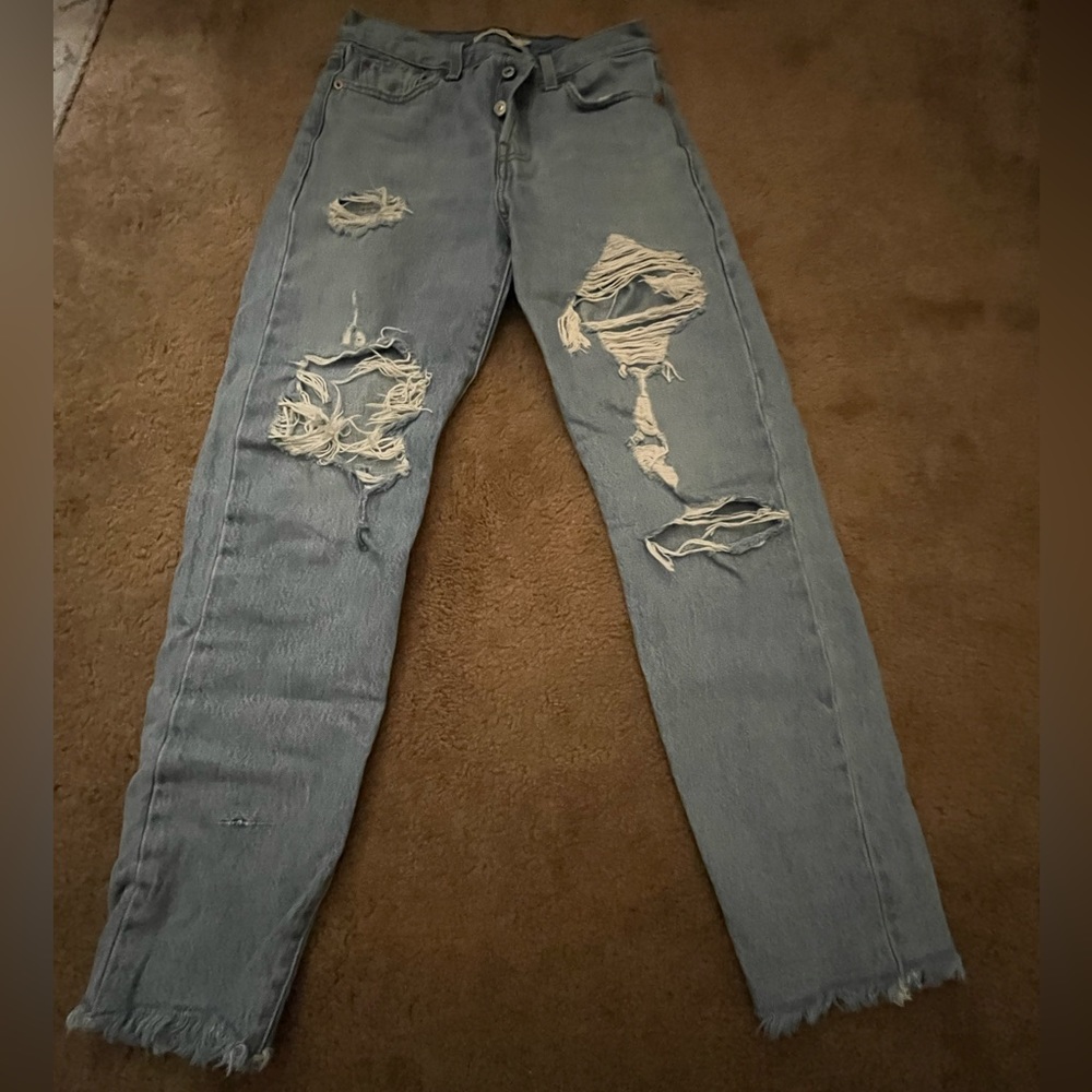 Woman Levi’s high rise wedgie straight jeans